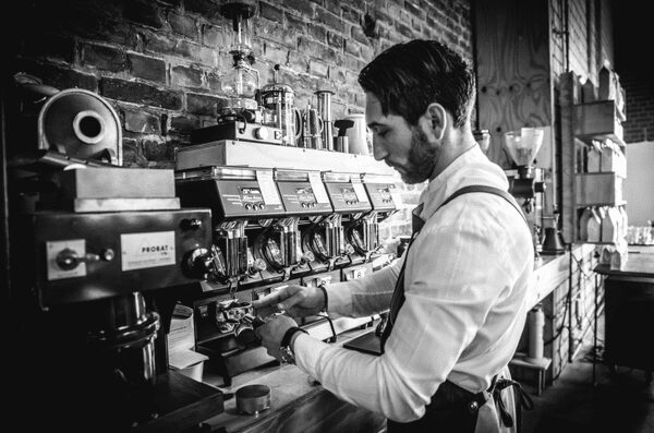 Barista Giovanni Urgese Kaffeezubereitung Messecatering